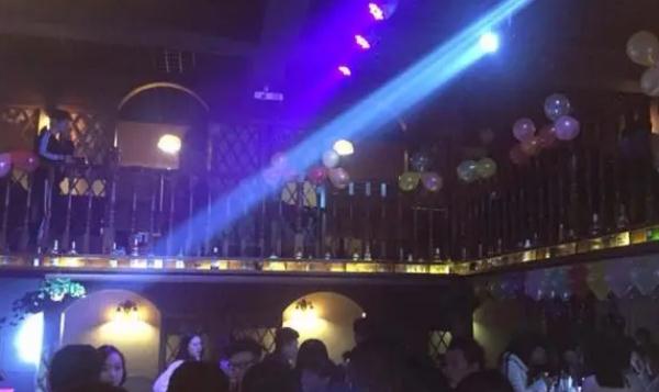 响音乐酒吧加盟